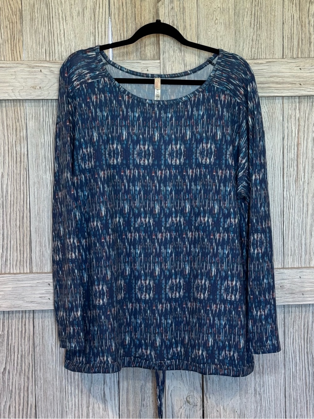 Retreat Women's Blue Patterned Long Sleeve Top. Sz 1XL